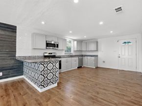 2519  Maverick Avenue , Dallas Texas 75228