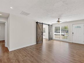 2519  Maverick Avenue , Dallas Texas 75228