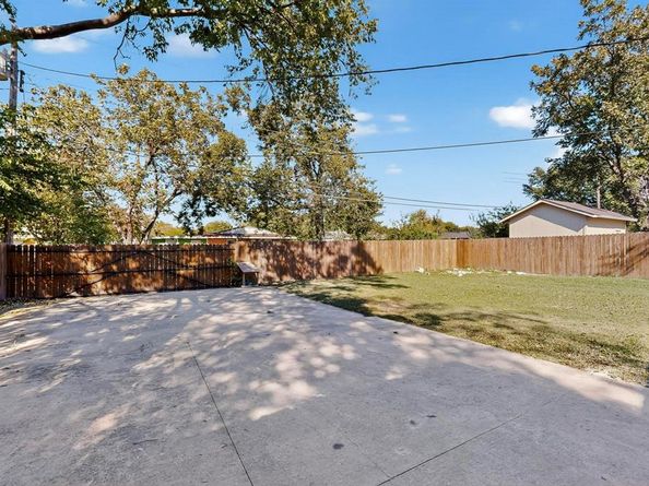 2519  Maverick Avenue , Dallas Texas 75228