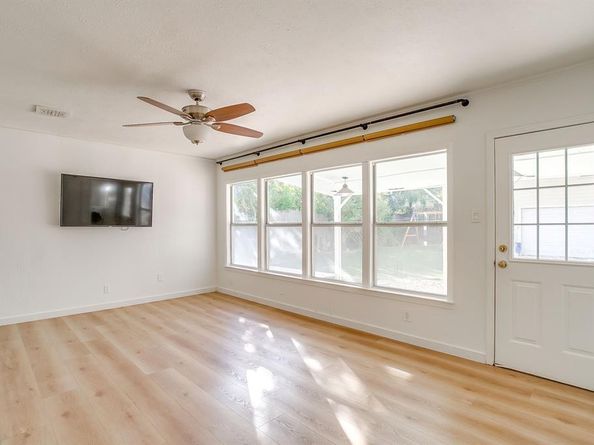2121  Weatherbee Street , Fort Worth Texas 76110