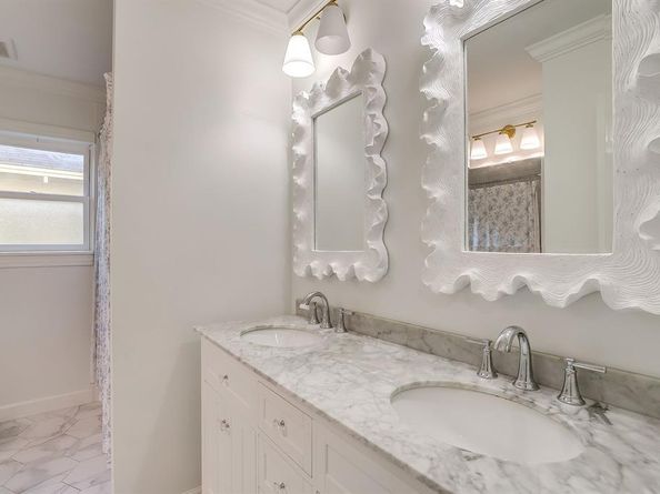 2121  Weatherbee Street , Fort Worth Texas 76110