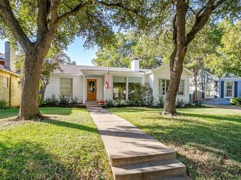 2121  Weatherbee Street 