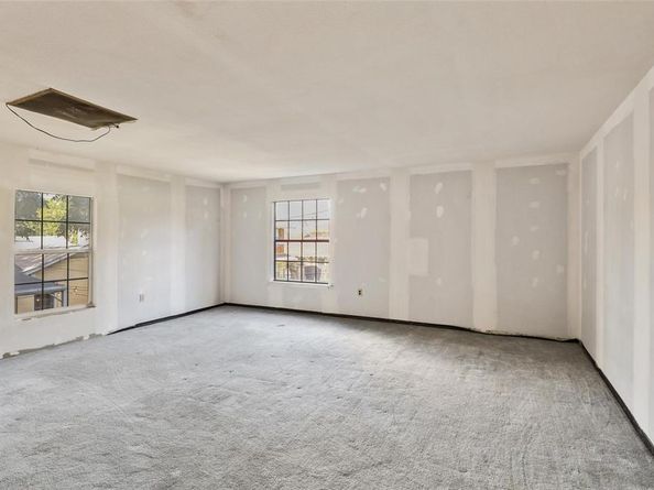 2121  Weatherbee Street , Fort Worth Texas 76110