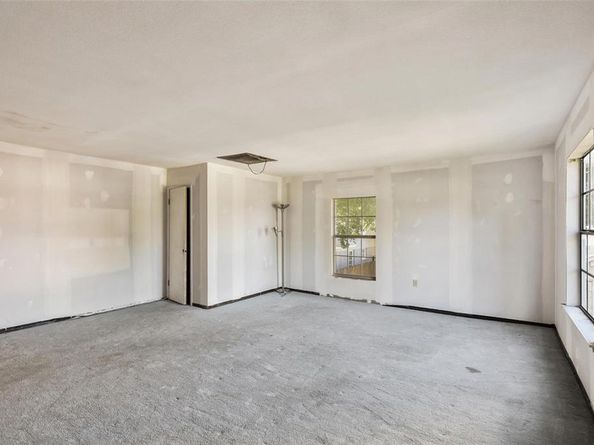 2121  Weatherbee Street , Fort Worth Texas 76110