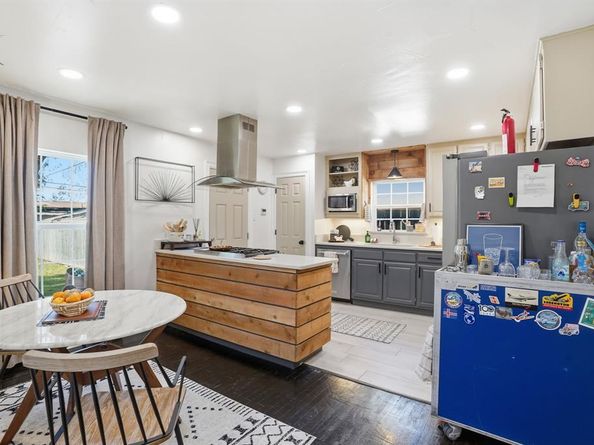 2824  Ryan Avenue , Fort Worth Texas 76110