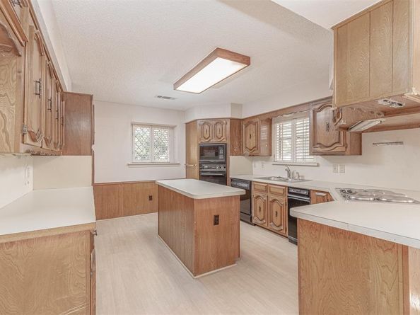 9064  Maple Glen Drive , Dallas Texas 75231