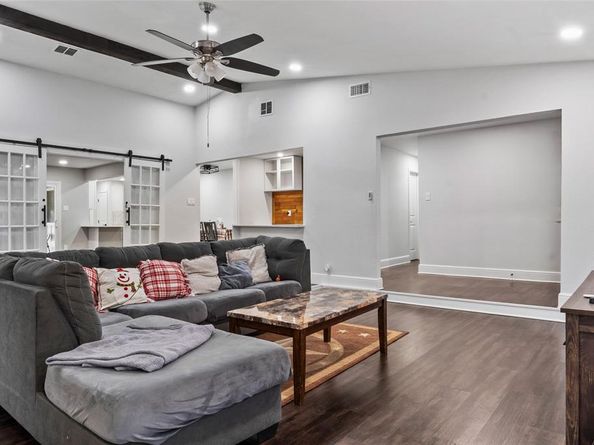 7306  Blackwillow Lane , Dallas Texas 75249