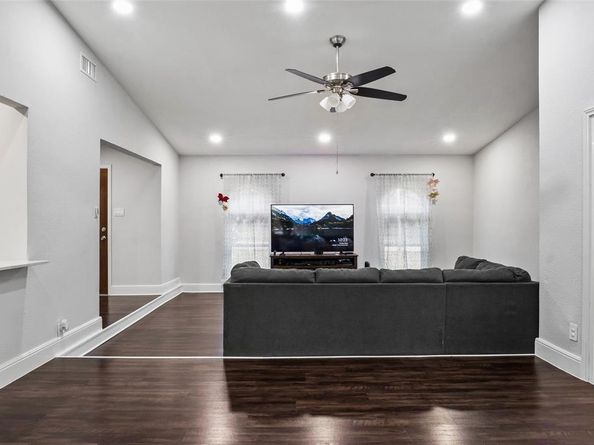 7306  Blackwillow Lane , Dallas Texas 75249