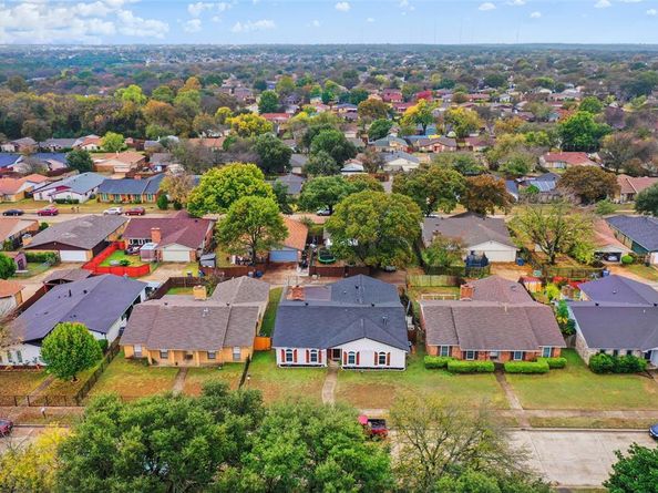 7306  Blackwillow Lane , Dallas Texas 75249