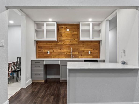 7306  Blackwillow Lane , Dallas Texas 75249