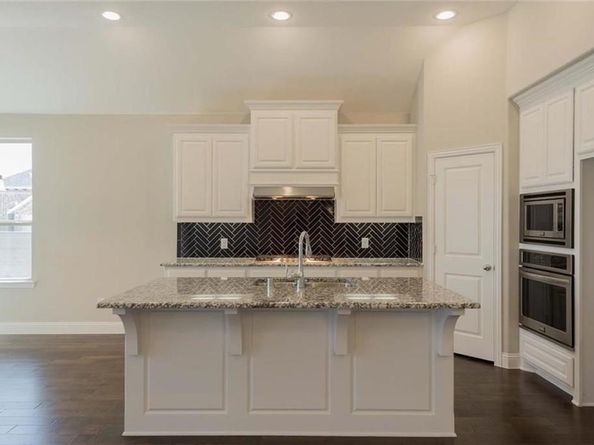 867  Forest Street , Little Elm Texas 76227