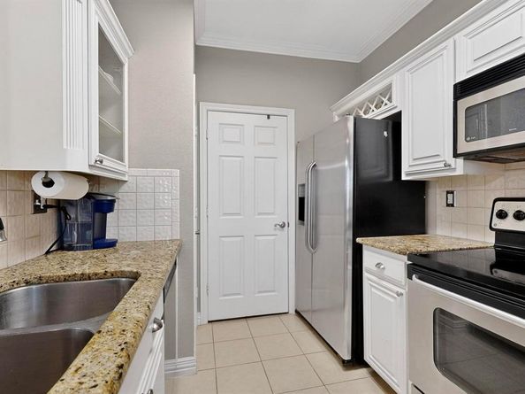 2344  Southcourt Circle , Irving Texas 75038