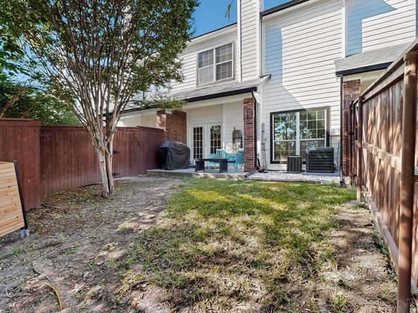 2344  Southcourt Circle , Irving Texas 75038