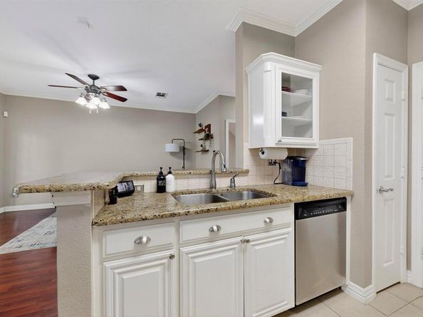 2344  Southcourt Circle , Irving Texas 75038