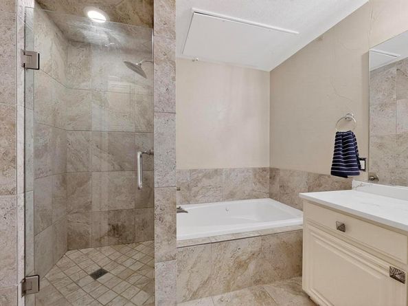 2344  Southcourt Circle , Irving Texas 75038