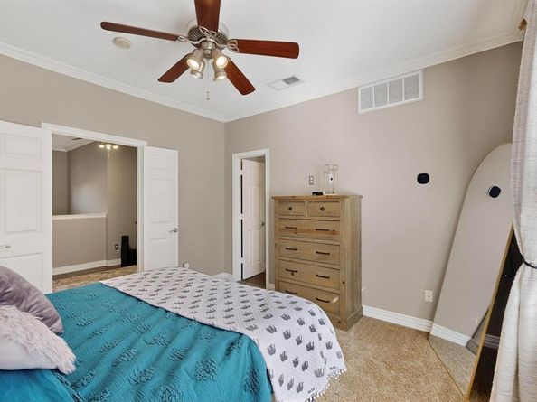 2344  Southcourt Circle , Irving Texas 75038