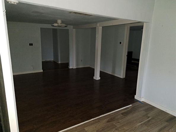 1609  Spring Avenue , Carrollton Texas 75006