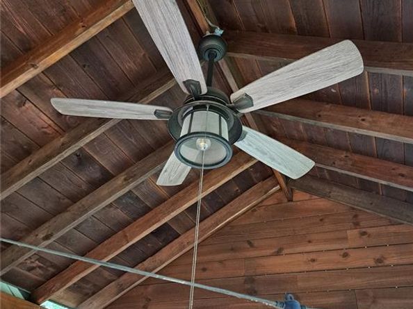 1609  Spring Avenue , Carrollton Texas 75006