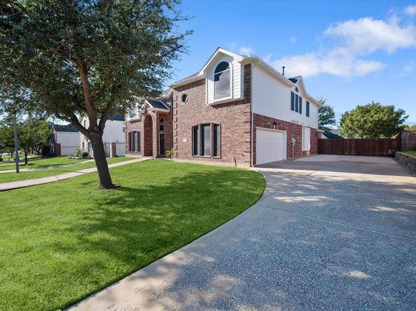 2811  Saint Maria Drive , Mansfield Texas 76063