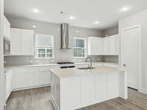 2468  Carmelita Street , Dallas Texas 75212