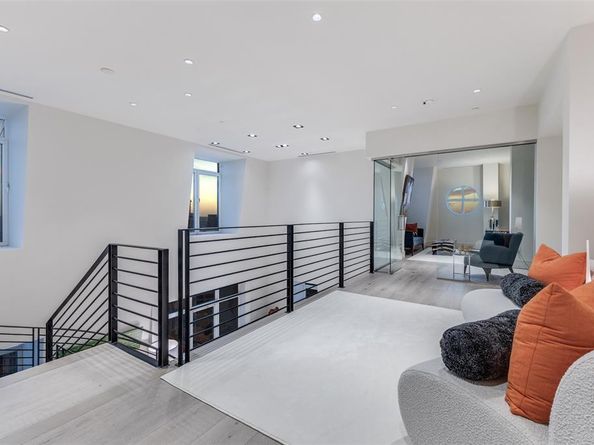 3505  Turtle Creek Boulevard  20E, Dallas Texas 75219