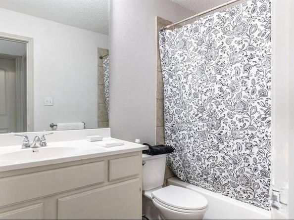 7431  Holly Hill Drive  206, Dallas Texas 75231