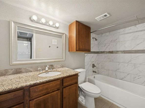 1503 N Garrett Avenue  111, Dallas Texas 75206