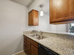 1503 N Garrett Avenue  111, Dallas Texas 75206