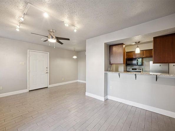 1503 N Garrett Avenue  111, Dallas Texas 75206