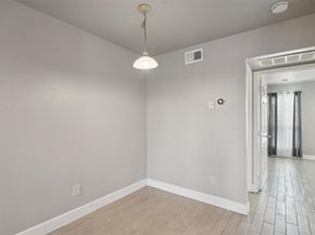 1503 N Garrett Avenue  111, Dallas Texas 75206