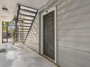 1503 N Garrett Avenue  111, Dallas Texas 75206