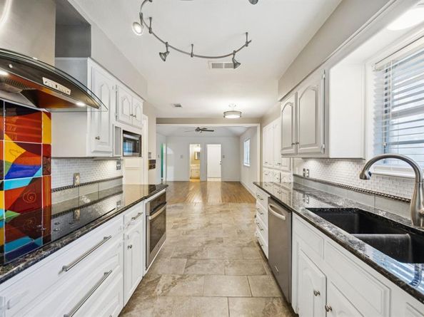 2954  Trail Lake Drive , Grapevine Texas 76051