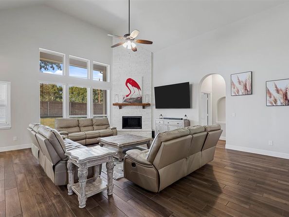 2204  Simpson Lane , Mansfield Texas 76063