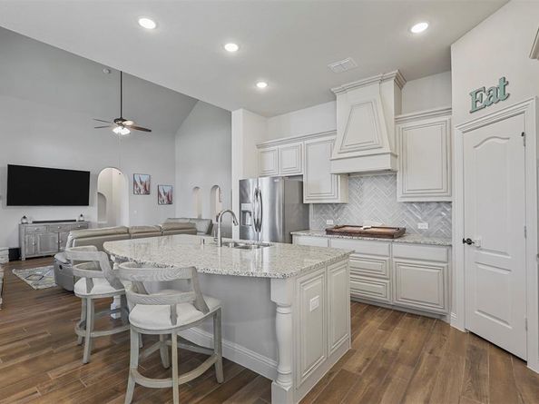 2204  Simpson Lane , Mansfield Texas 76063