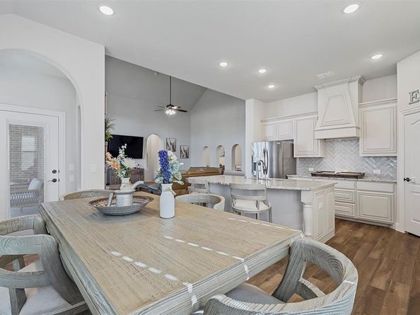 2204  Simpson Lane , Mansfield Texas 76063