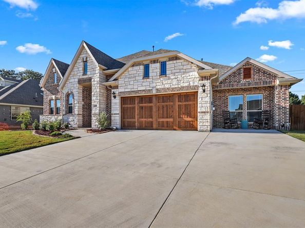 2204  Simpson Lane , Mansfield Texas 76063