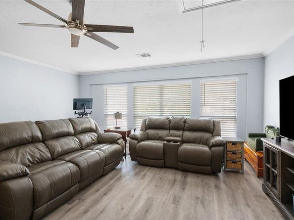 2038  Rose Hill Lane , Carrollton Texas 75007