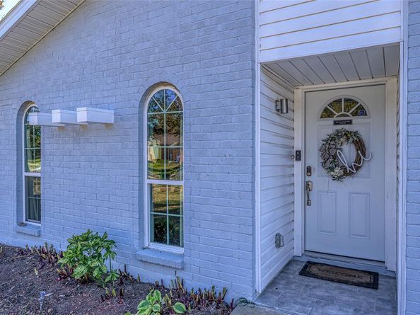 2038  Rose Hill Lane , Carrollton Texas 75007