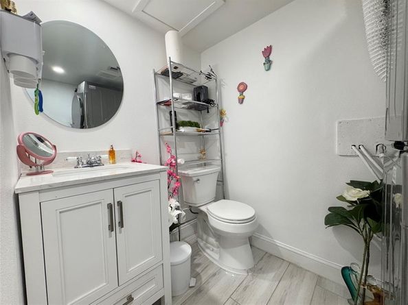 2814  Lineville Drive  102, Farmers Branch Texas 75234