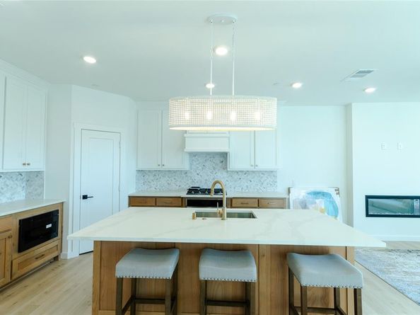 1248  Armstrong  , The Colony Texas 75056