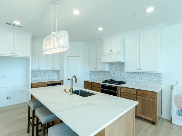 1248  Armstrong  , The Colony Texas 75056