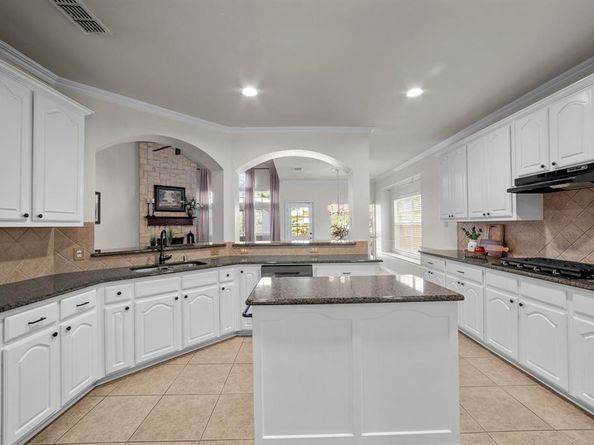 7105  Silktree Court , Denton Texas 76208