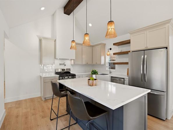 1601  Birdell Street , Fort Worth Texas 76105