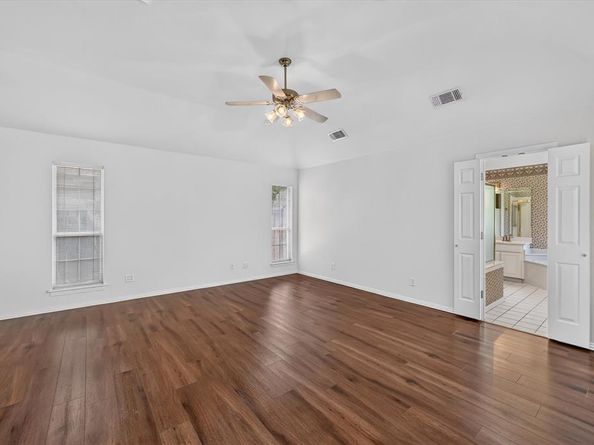 1501  New Haven Drive , Mansfield Texas 76063