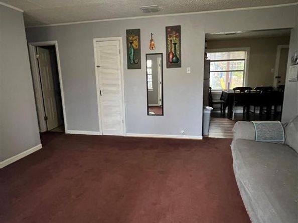 1328 E Jessamine Street , Fort Worth Texas 76104