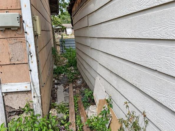 7213  Cowart Street , Houston Texas 77020
