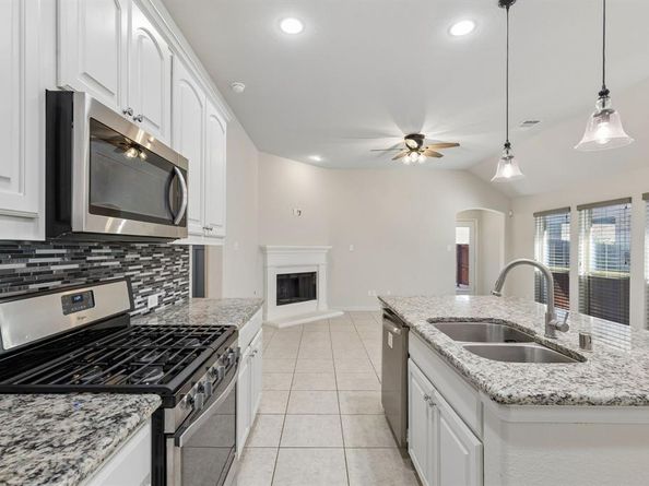 421  Catherine Lane , Argyle Texas 76226