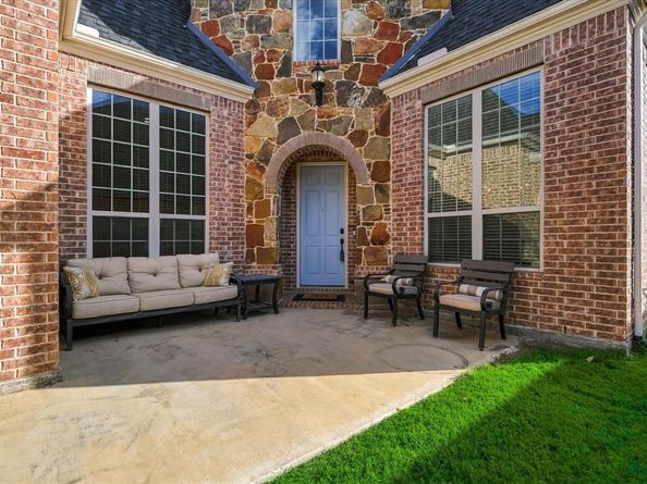 8900  Scarlet Trail , Lantana Texas 76226