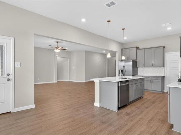 10413  SUNSET SHORE Drive , Grand Prairie Texas 76065