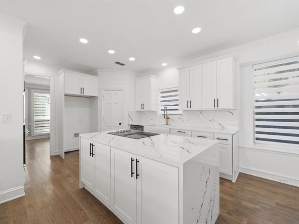 18003  Benchmark Drive , Dallas Texas 75252